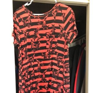 Small Coral and Black Carly